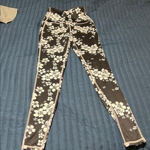 Frankie's Bikinis Black and White Floral Leggings